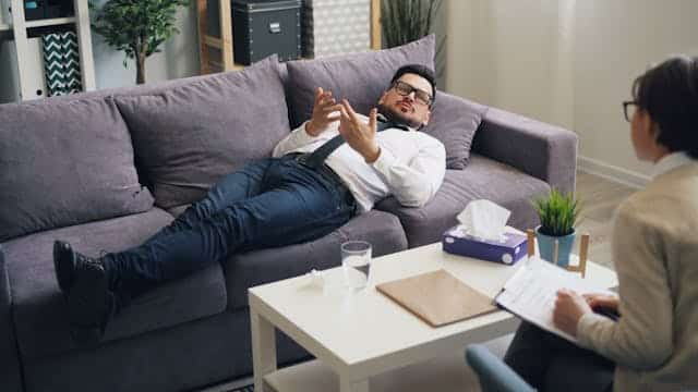 How Family Therapy Enhances Benzo Addiction Treatment